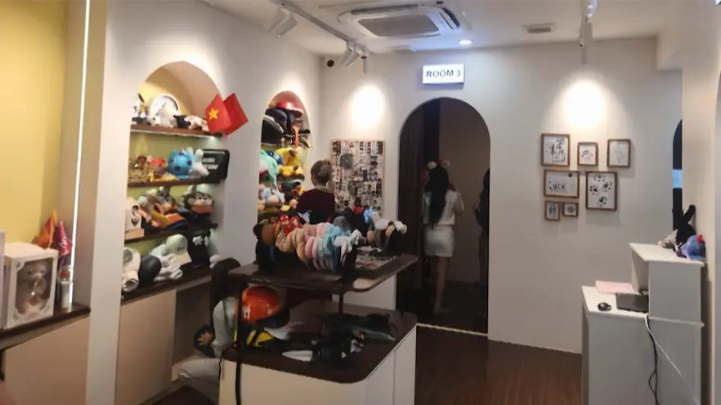 Điều tra vụ học sinh bị quay lén trong phòng thay đồ